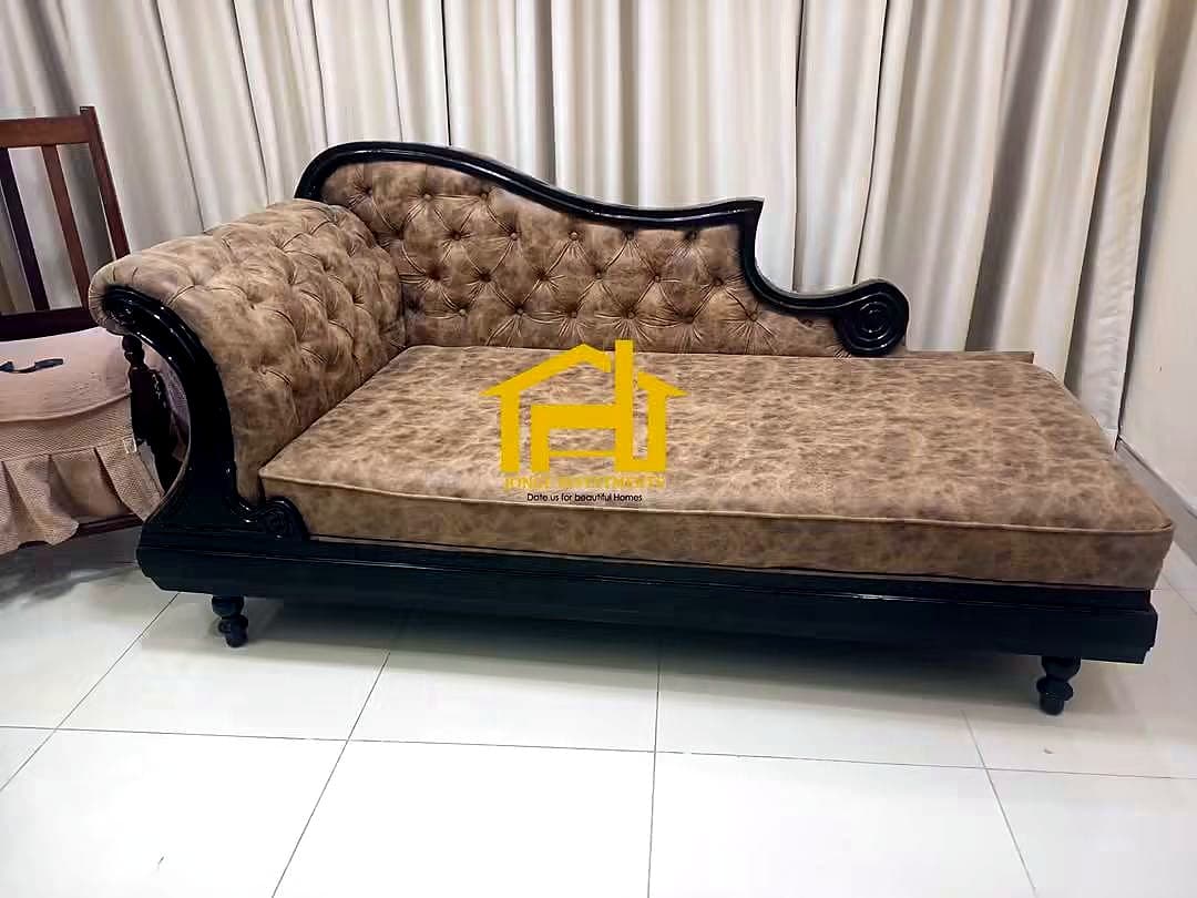 Classic Lounge Sofa